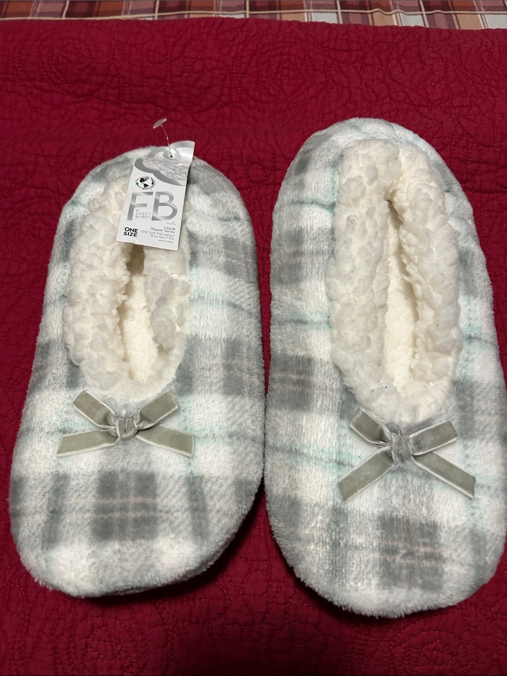 F&b Cozy Plaid Fleece Slippers - Gray & White one size nwt